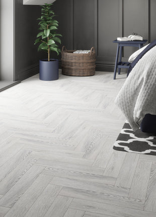 Kittila Oak Herringbone 12mm AC4