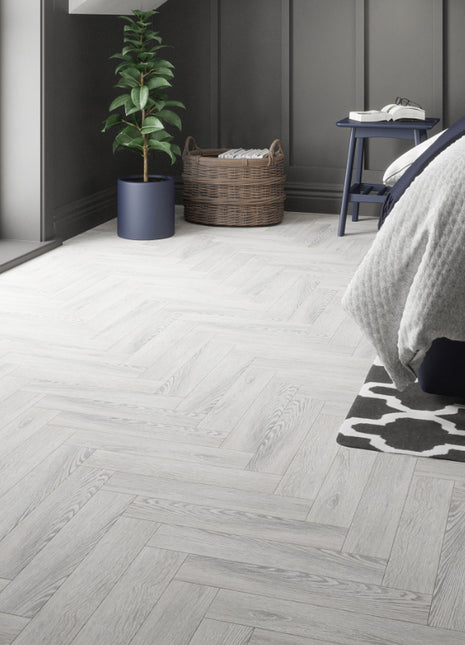 Kittila Oak Herringbone 12mm AC4